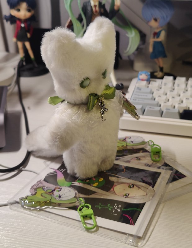 АУК на репти-котёнка, брелочки открыточки и тд. кто забирает? T w i t c h 