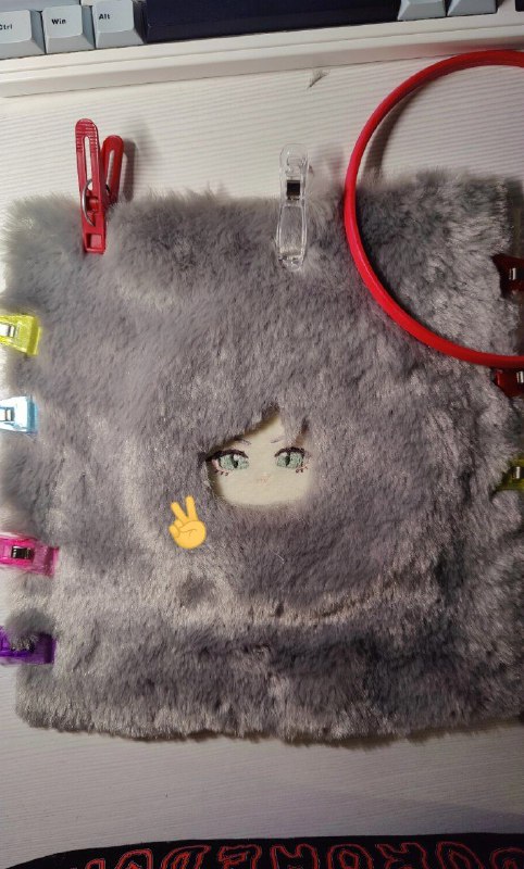 крч я заболела.. пока откисаю, делаю вот такую штуку, угадайте что эт